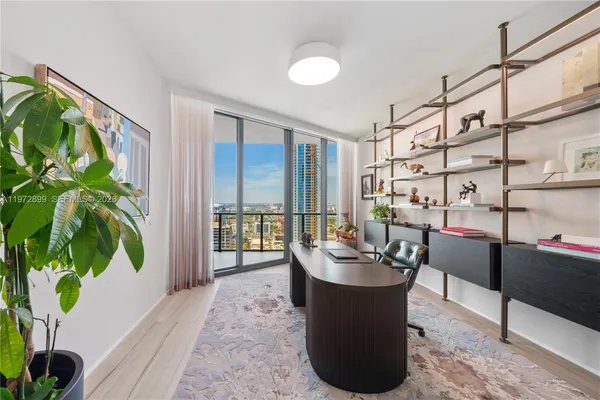 $7,500,000 | 1000 Biscayne Boulevard, Unit 3201, Miami, FL 33132