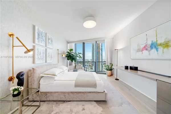 $7,500,000 | 1000 Biscayne Boulevard, Unit 3201, Miami, FL 33132