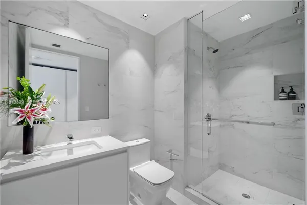 $7,500,000 | 1000 Biscayne Boulevard, Unit 3201, Miami, FL 33132