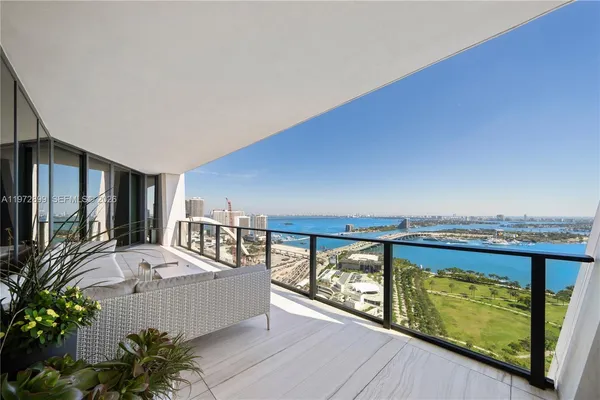 $7,500,000 | 1000 Biscayne Boulevard, Unit 3201, Miami, FL 33132