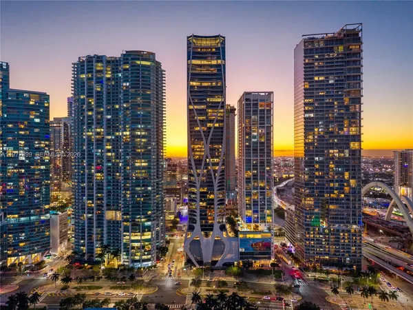 $7,500,000 | 1000 Biscayne Boulevard, Unit 3201, Miami, FL 33132