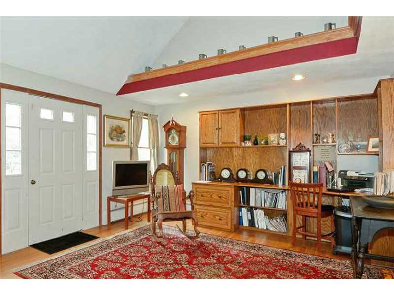 243 Kingstown Road Richmond, RI 02898 - Photo 13 of 20 Den/Family/Great Room.