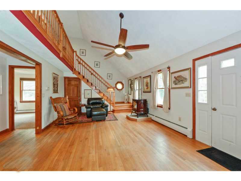 243 Kingstown Road Richmond, RI 02898 - Photo 6 of 20 Den/Family/Great Room.