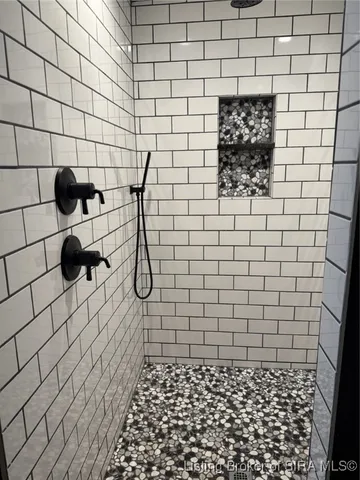 $499,900 | 1970 Clifty Drive, Madison, IN 47250