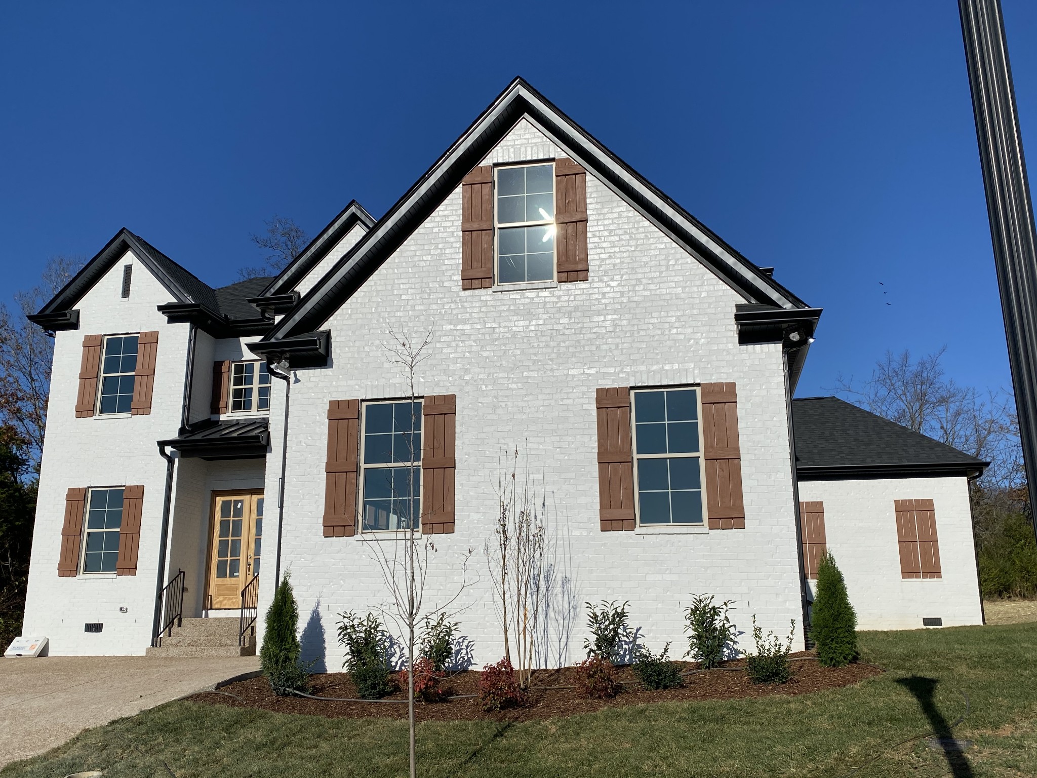 2019 Eagle View Road Hendersonville, TN 37075 - Photo 2 of 19 a front view of a house with a yard