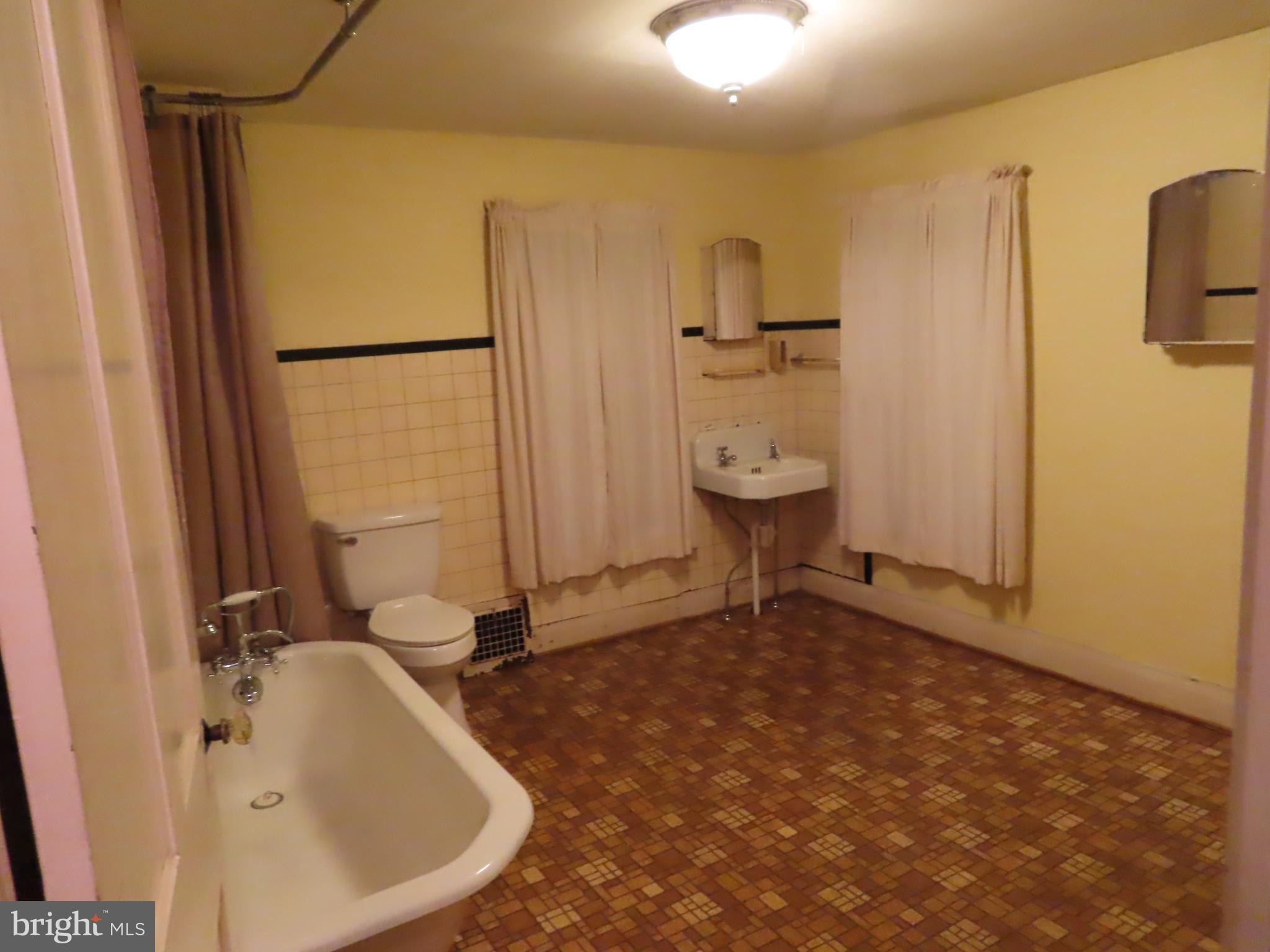 514 Locust Street Hanover, PA 17331 - Photo 17 of 29 Gallery Image 17