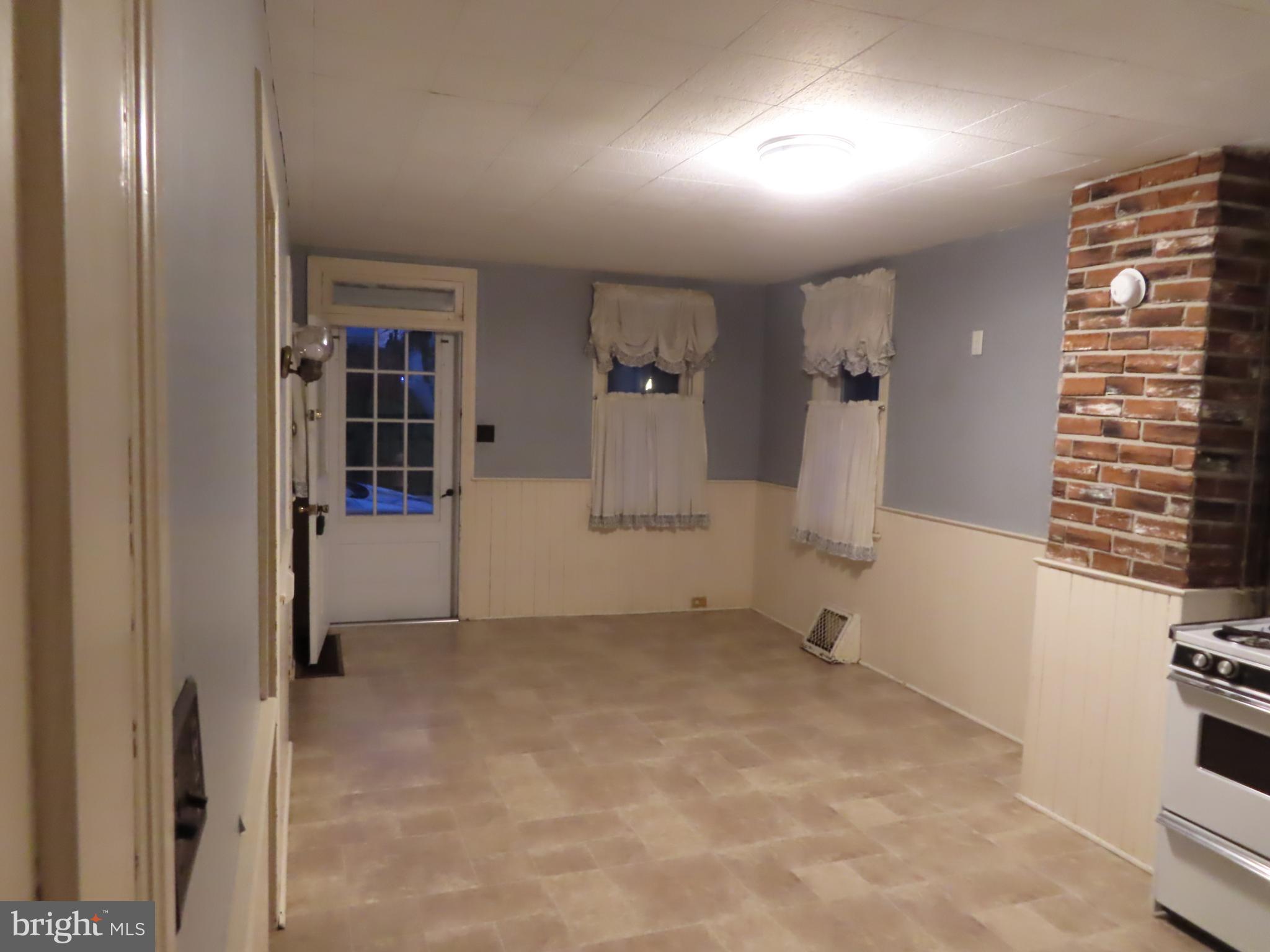 514 Locust Street Hanover, PA 17331 - Photo 3 of 29 Gallery Image 3
