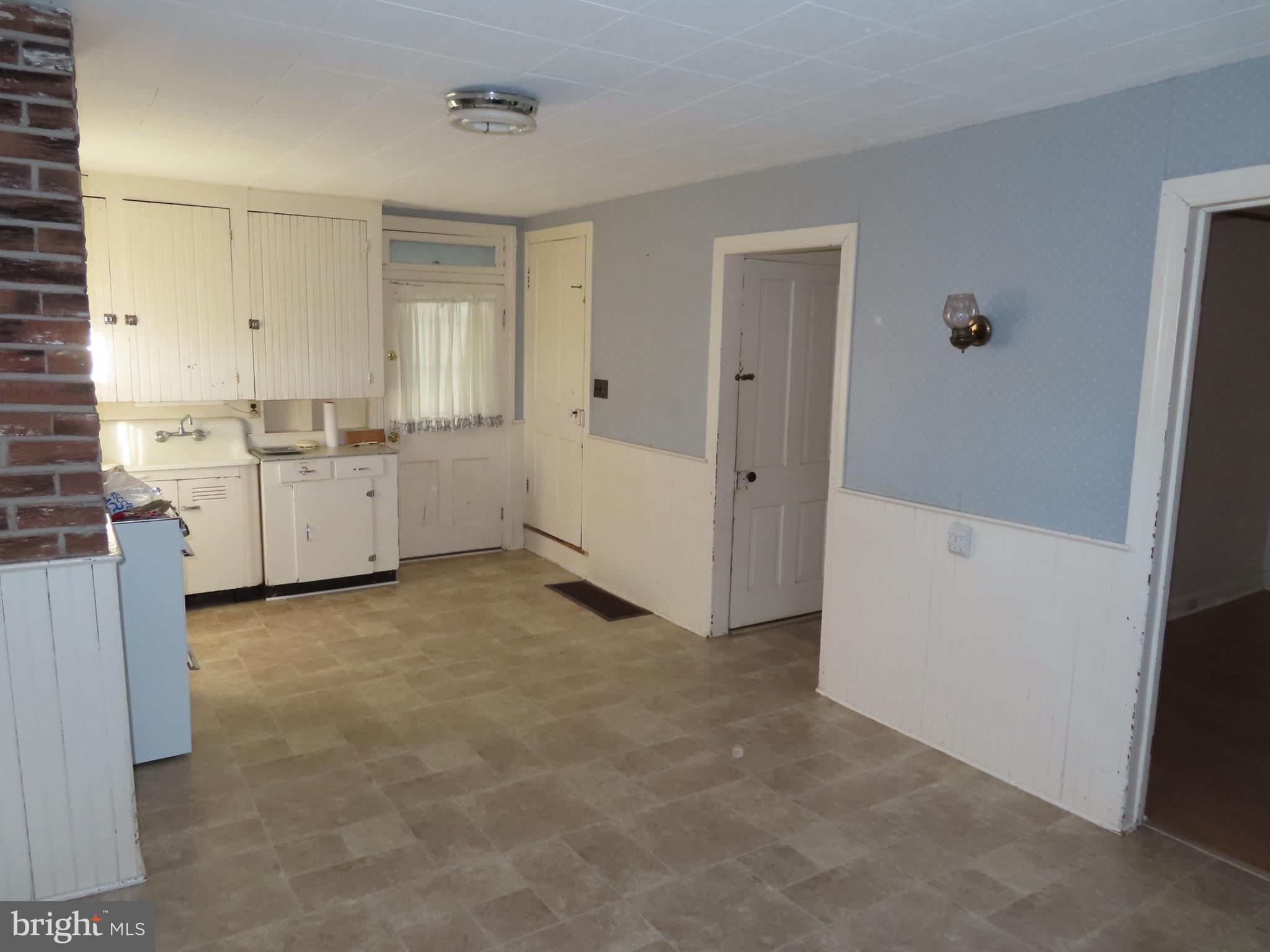 514 Locust Street Hanover, PA 17331 - Photo 4 of 29 Gallery Image 4