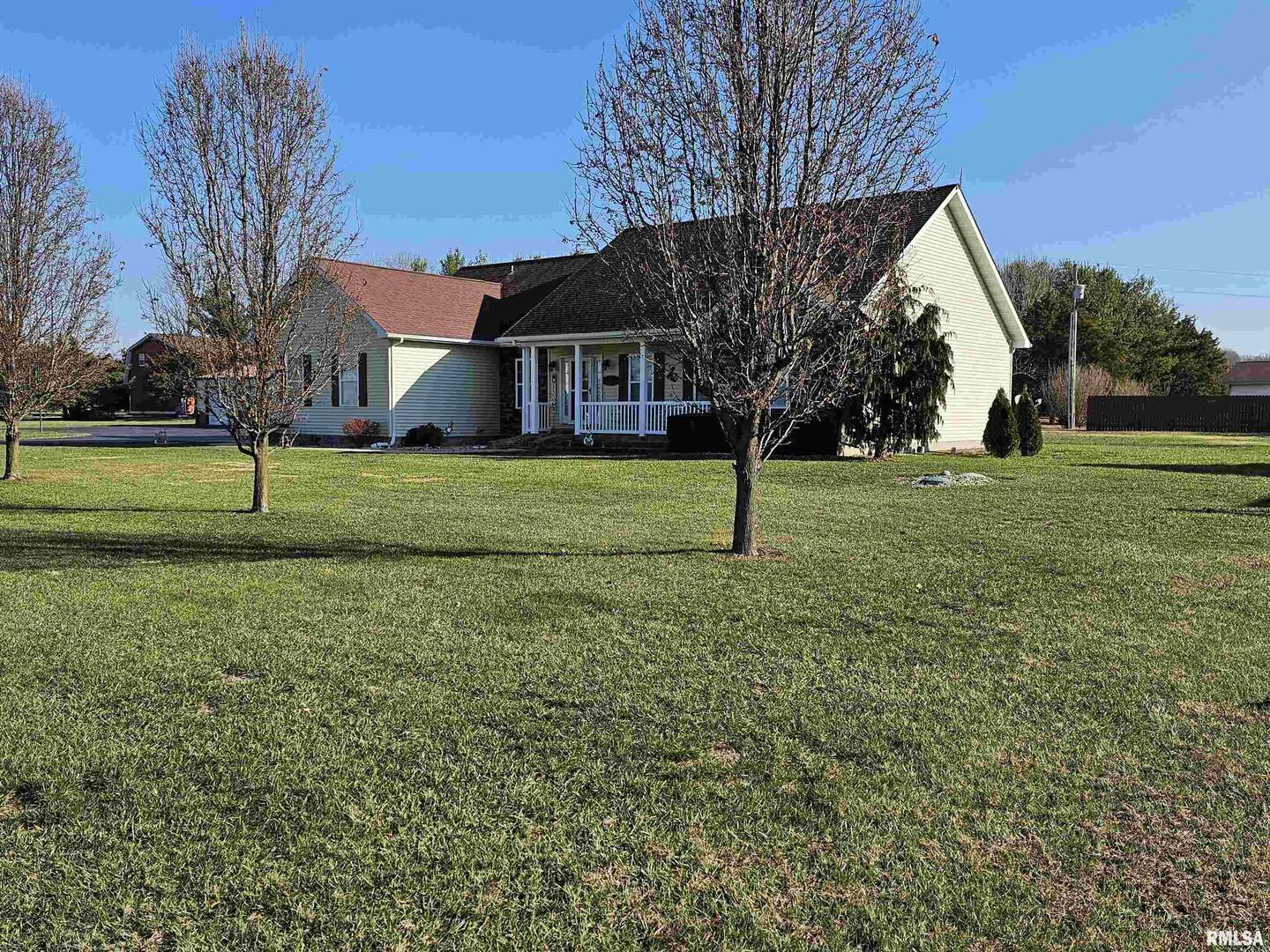 10586 North Spring Garden Lane Mount Vernon, IL 62864 - Photo 11 of 39 a view of a house with a yard