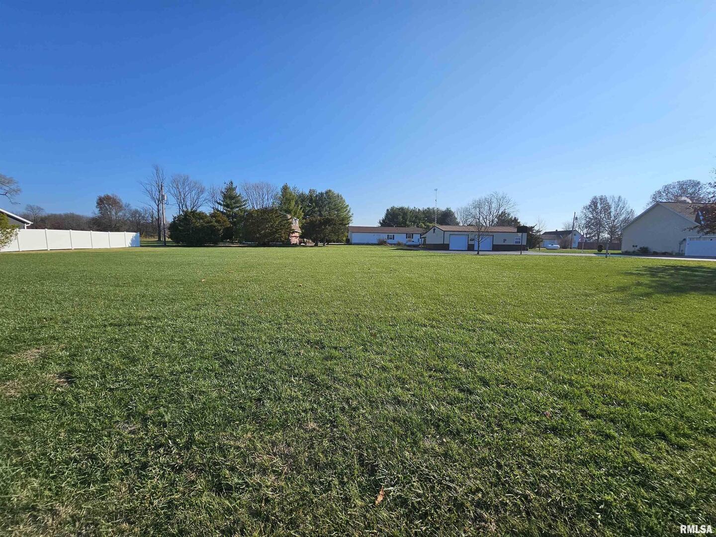 10586 North Spring Garden Lane Mount Vernon, IL 62864 - Photo 13 of 39 a view of a field with an ocean