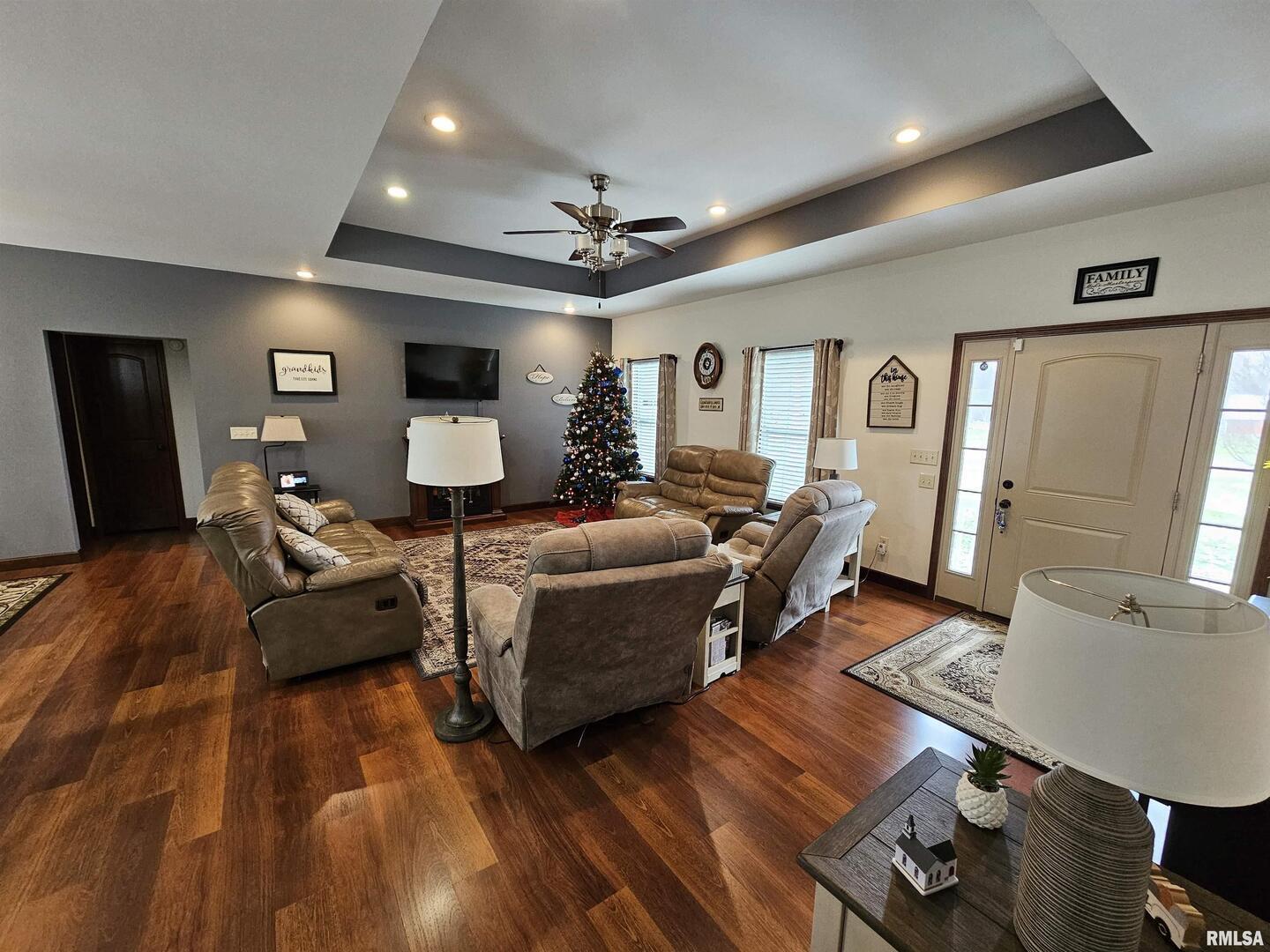 10586 North Spring Garden Lane Mount Vernon, IL 62864 - Photo 17 of 39 a living room with furniture and wooden floor