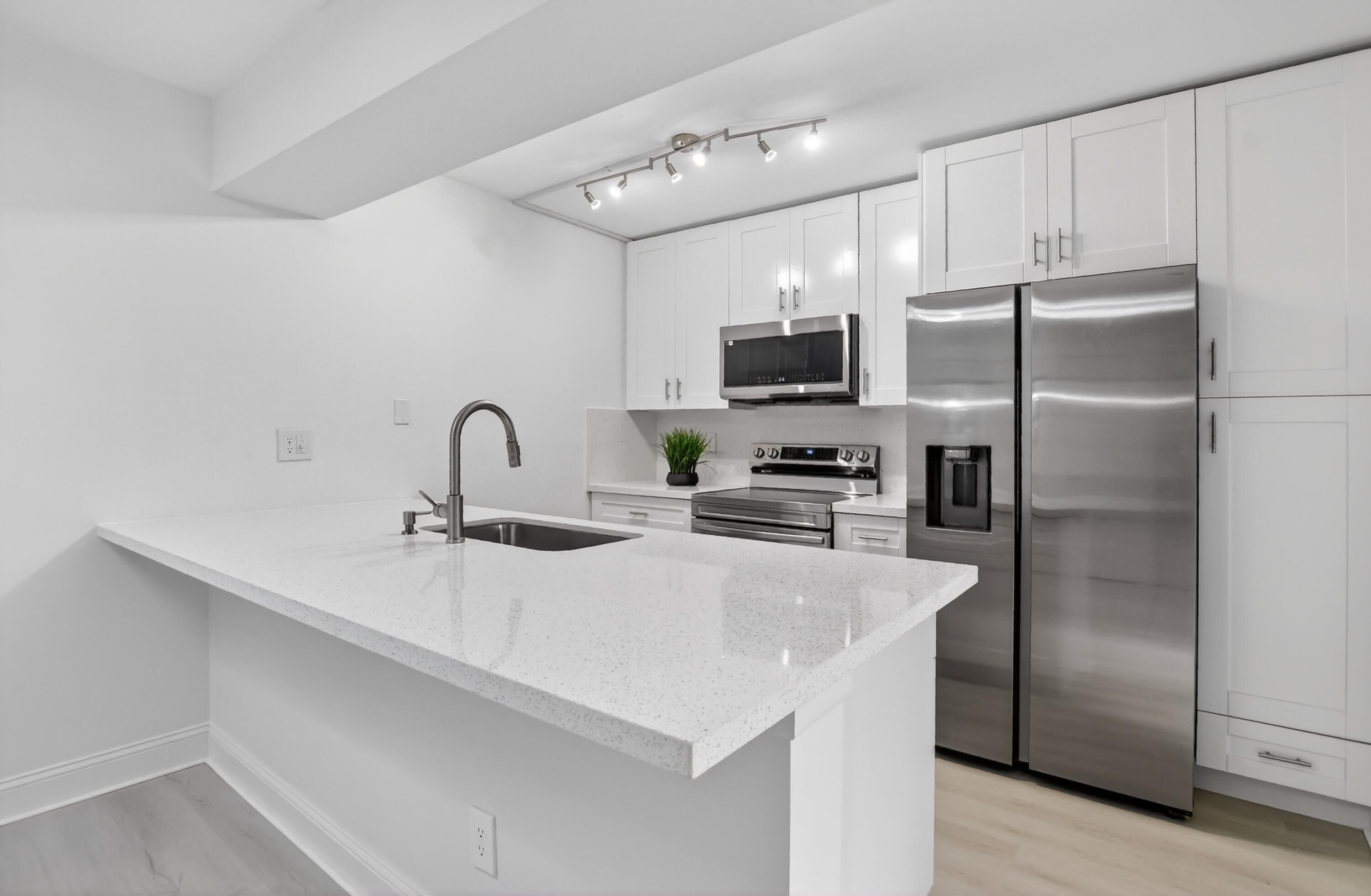 8319 Boca Rio Drive Boca Raton, FL 33433 - Photo 11 of 52 Kitchen