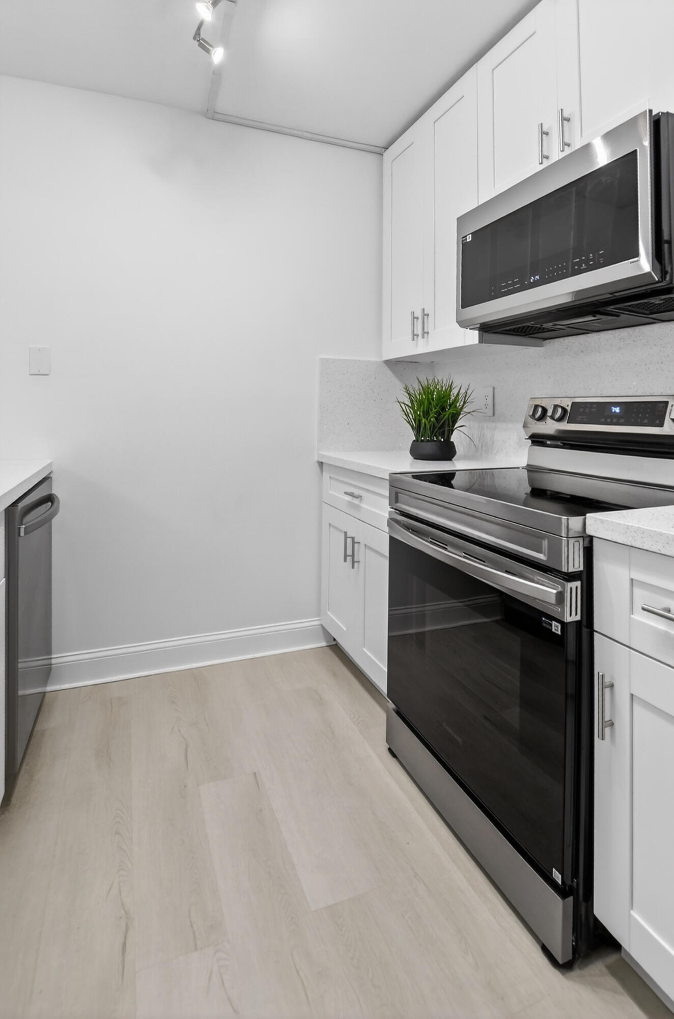 8319 Boca Rio Drive Boca Raton, FL 33433 - Photo 15 of 52 Kitchen