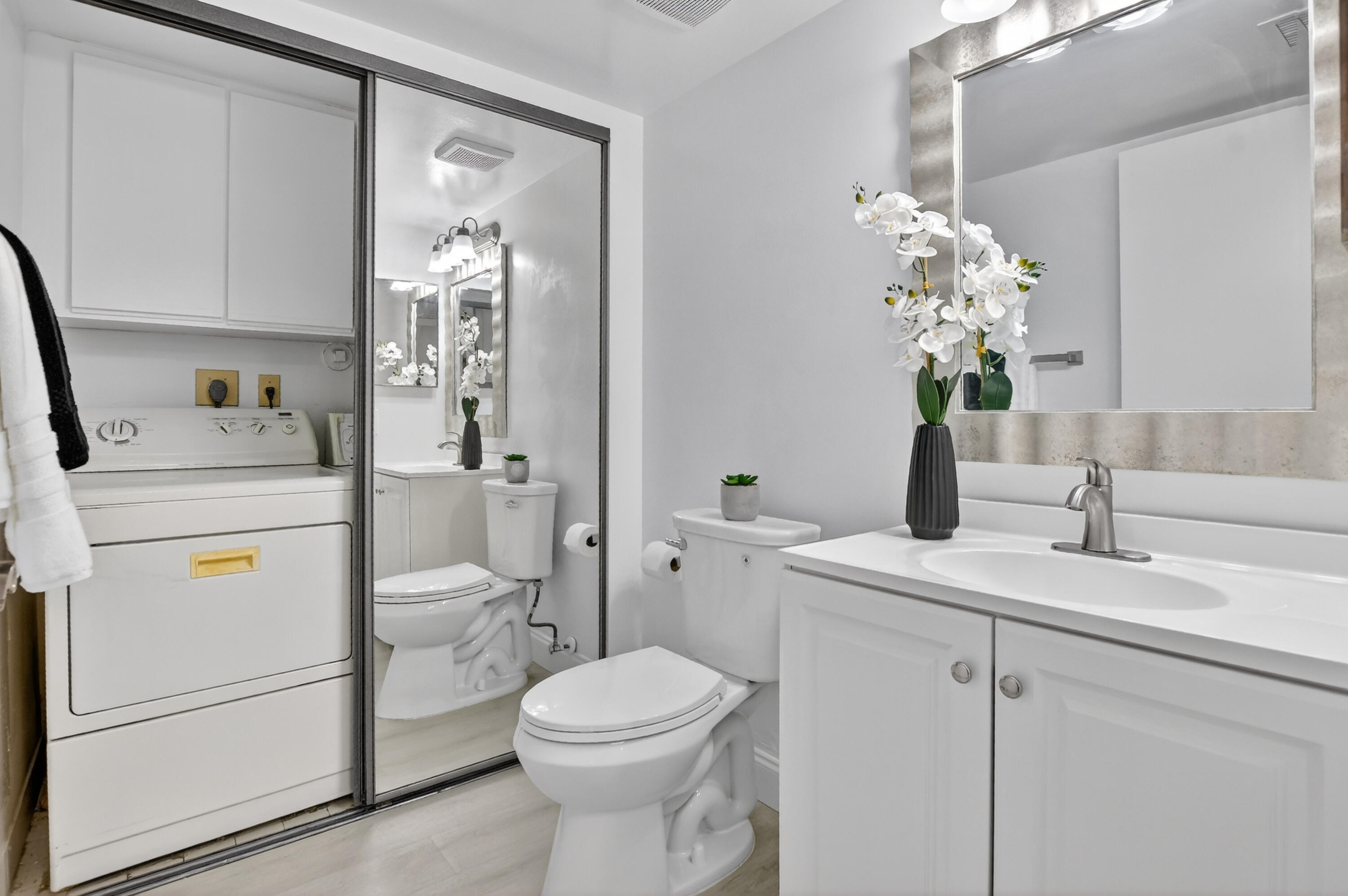 8319 Boca Rio Drive Boca Raton, FL 33433 - Photo 18 of 52 Guest Bathroom