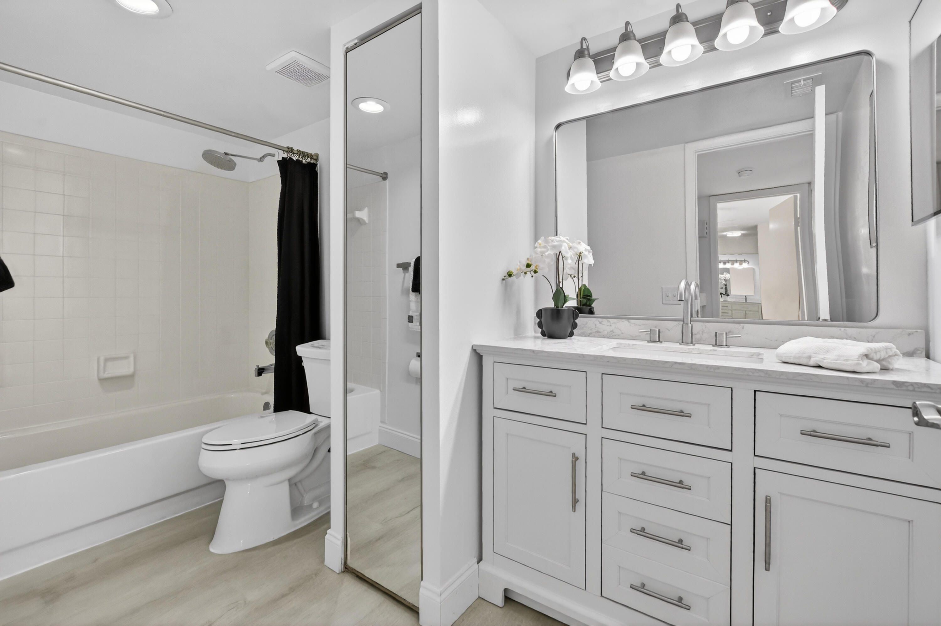 8319 Boca Rio Drive Boca Raton, FL 33433 - Photo 39 of 52 Second Bathroom