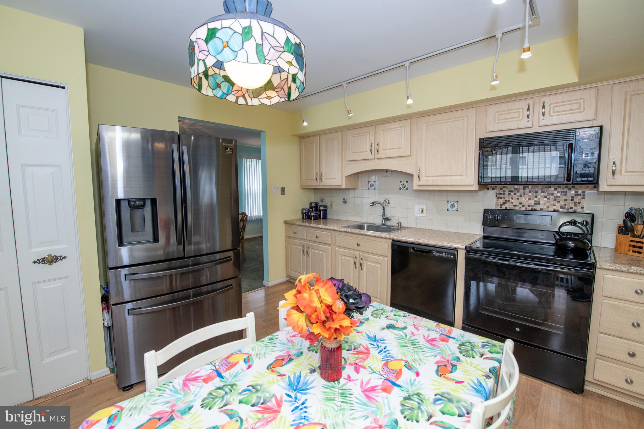 1825 Dover Road Southampton, PA 18966 - Photo 8 of 46 Kitchen