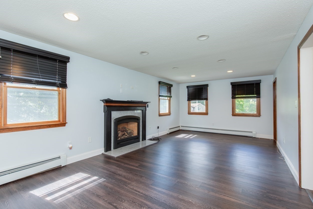 21 Partridge Road Dracut, MA 01826 - Photo 10 of 40 Gallery Image 10