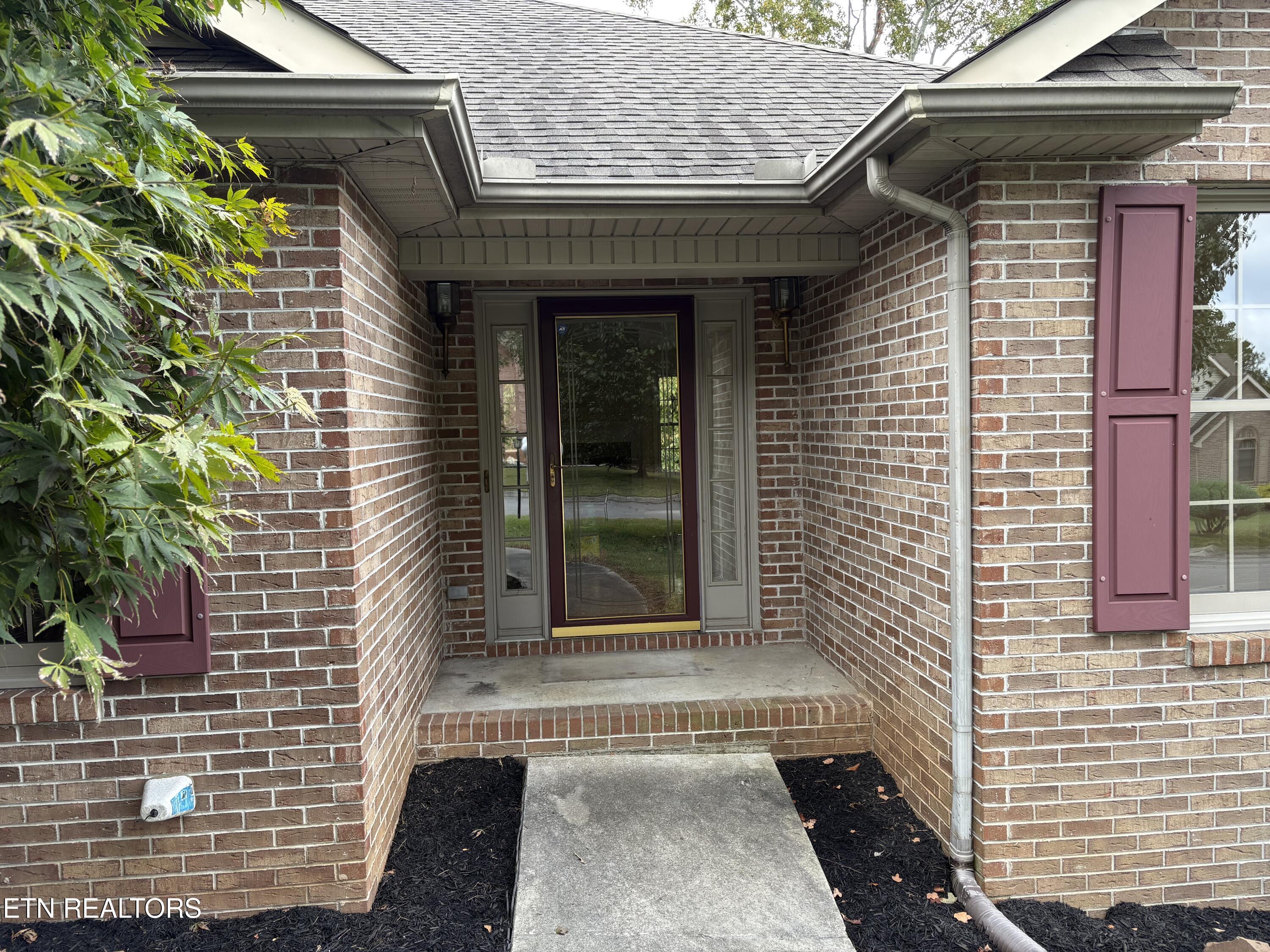 232 Country Run Circle, Unit 3 Powell, TN 37849 - Photo 3 of 29 2025-09-26 11.13.13-1