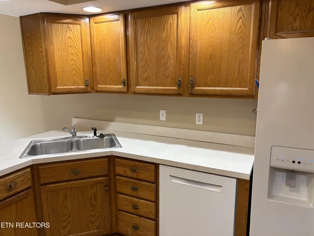 $410,000 | 232 Country Run Circle, Unit 3, Powell, TN 37849