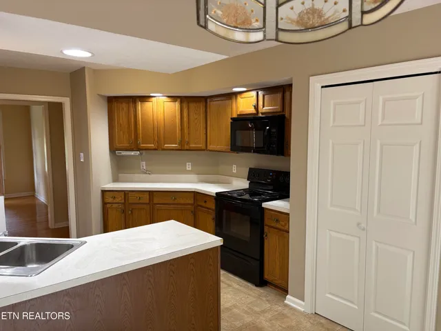 $410,000 | 232 Country Run Circle, Unit 3, Powell, TN 37849