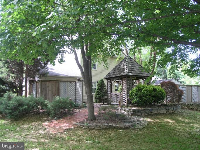 10800 Hunt Club Road Reston, VA 20190 - Photo 2 of 18 Exterior (Rear)