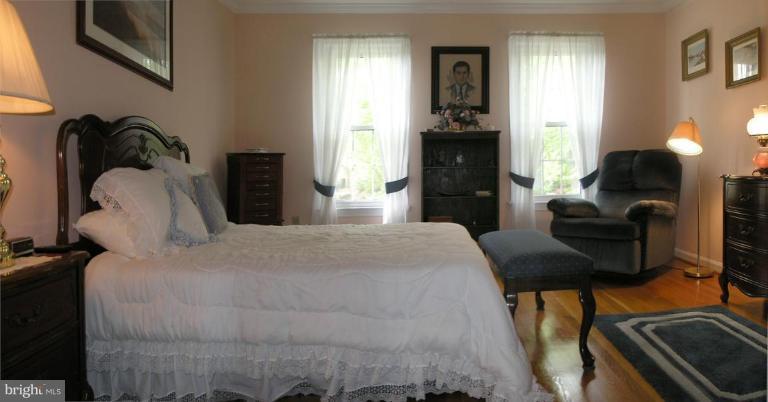 10800 Hunt Club Road Reston, VA 20190 - Photo 12 of 18 Bedroom #2