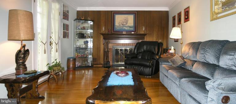 10800 Hunt Club Road Reston, VA 20190 - Photo 15 of 18 Family Room #2