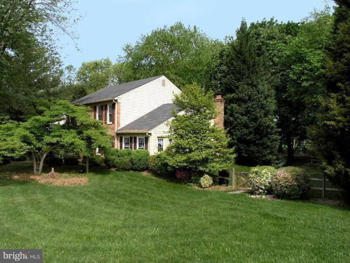 10800 Hunt Club Road Reston, VA 20190 - Photo 17 of 18 Exterior #2