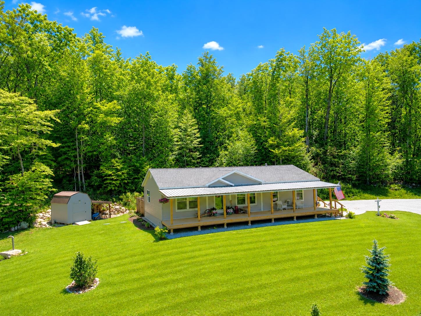 38 Oak Ridge Lane Bennington, VT 05201 - Photo 3 of 26