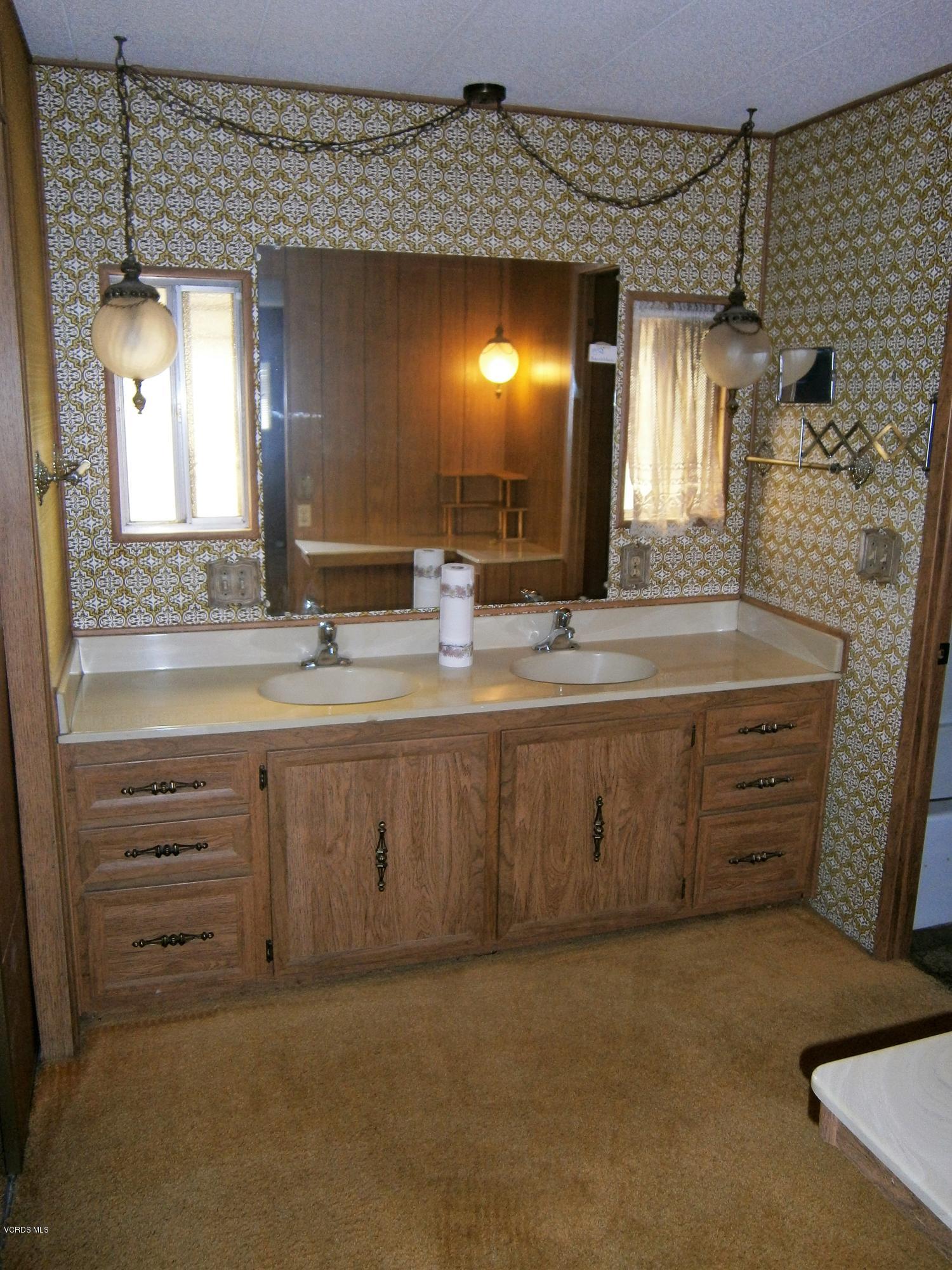 195 Tierra Rejada Road, Unit 15 Simi Valley, CA 93065 - Photo 14 of 28 PC110287 (2)