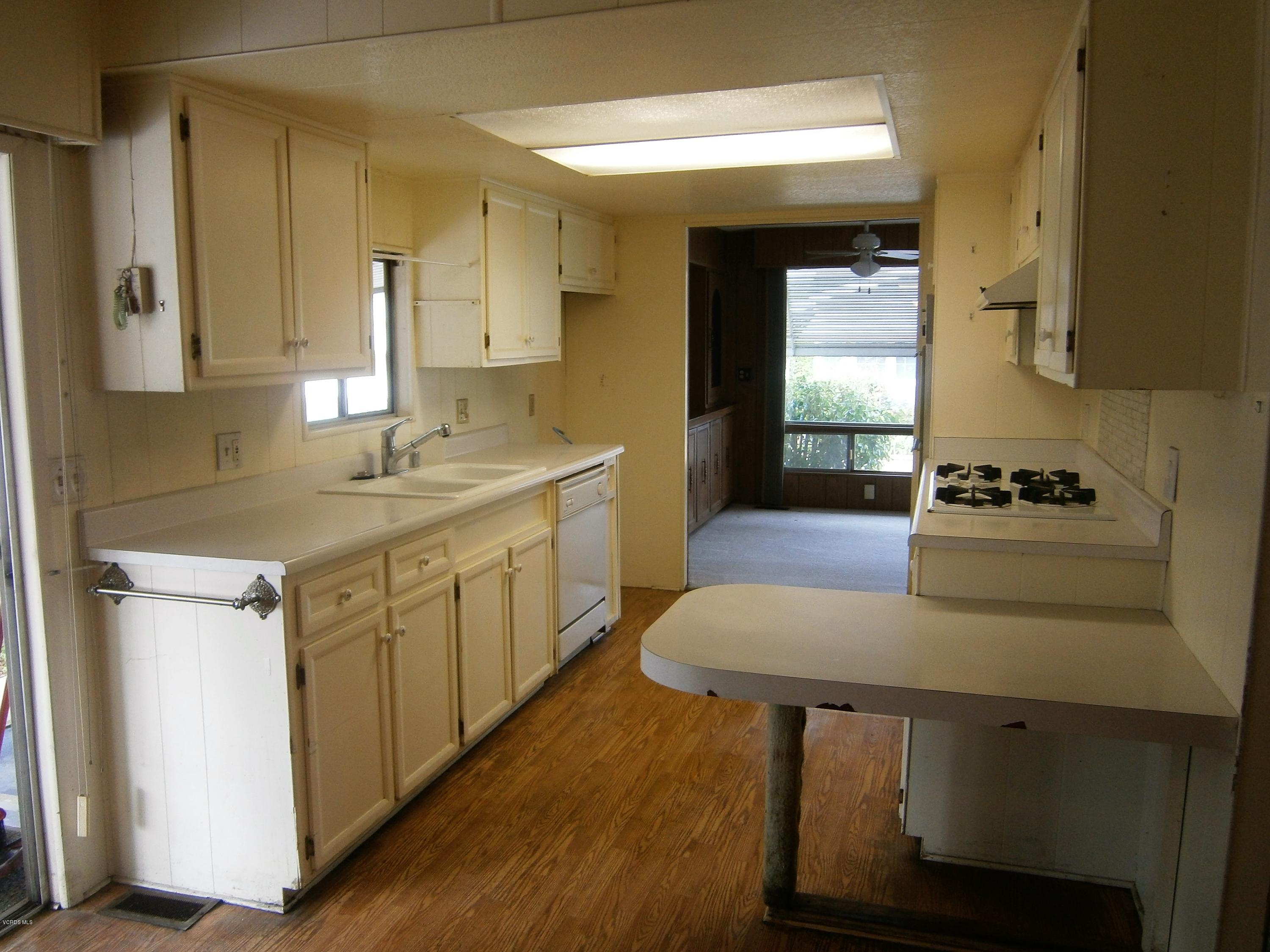 195 Tierra Rejada Road, Unit 15 Simi Valley, CA 93065 - Photo 4 of 28 PC110299 (2)
