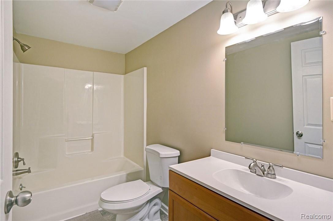 4810 South Byron Road Durand, MI 48429 - Photo 19 of 21 CNG_4937_8_9.jpg