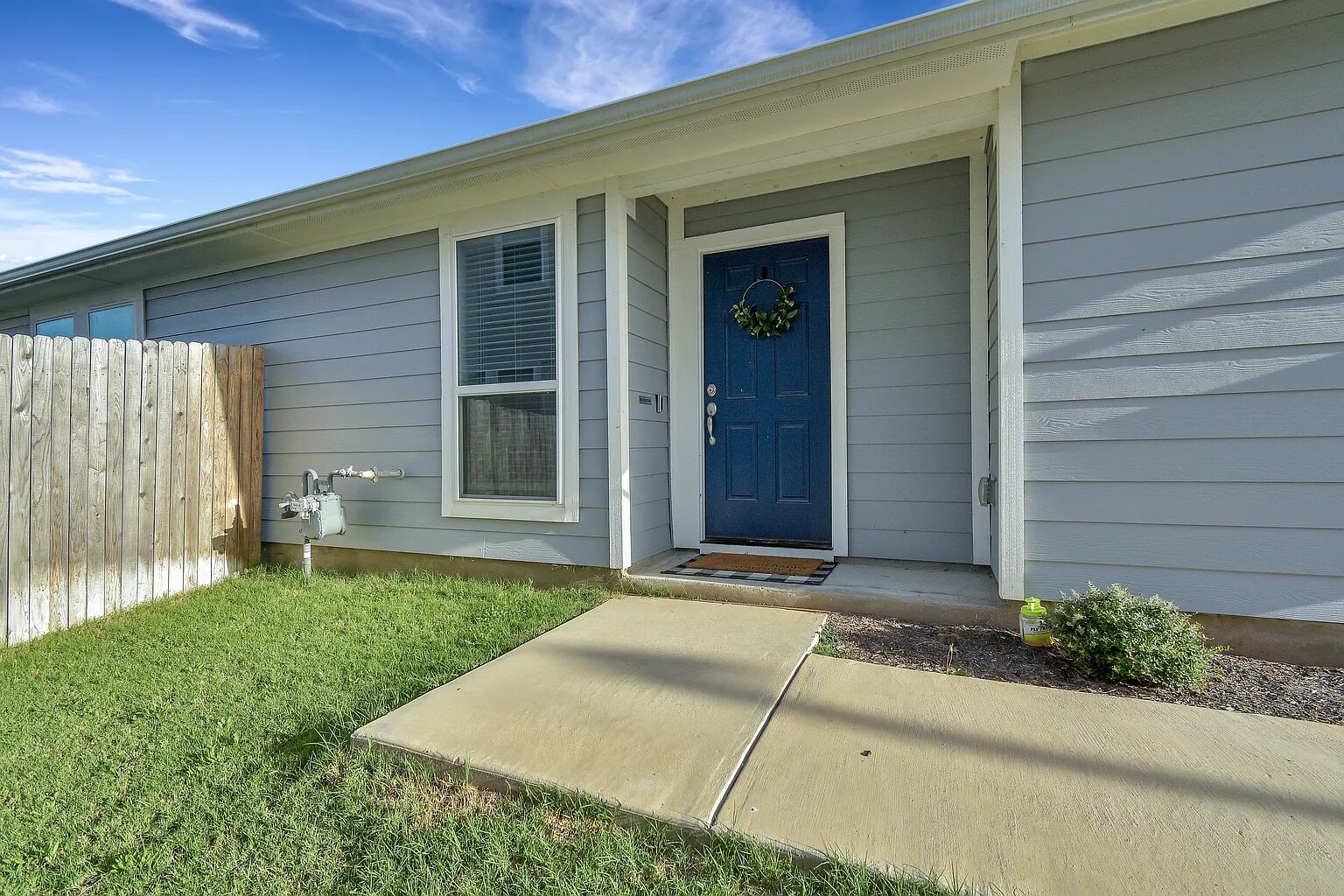 121 Crescent Street Georgetown, TX 78626 - Photo 25 of 27 Doorway to property