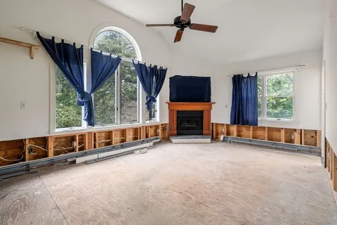 $1,275,000 | 10 Stoneleigh Circle, Watertown, MA 02472