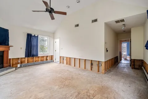 $1,275,000 | 10 Stoneleigh Circle, Watertown, MA 02472