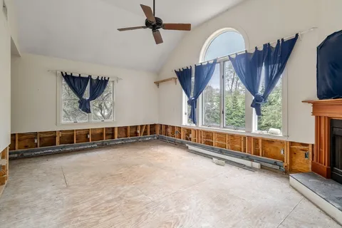 $1,275,000 | 10 Stoneleigh Circle, Watertown, MA 02472