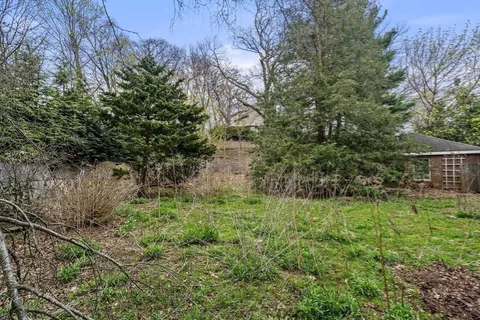 $1,275,000 | 10 Stoneleigh Circle, Watertown, MA 02472