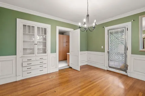 $1,275,000 | 10 Stoneleigh Circle, Watertown, MA 02472