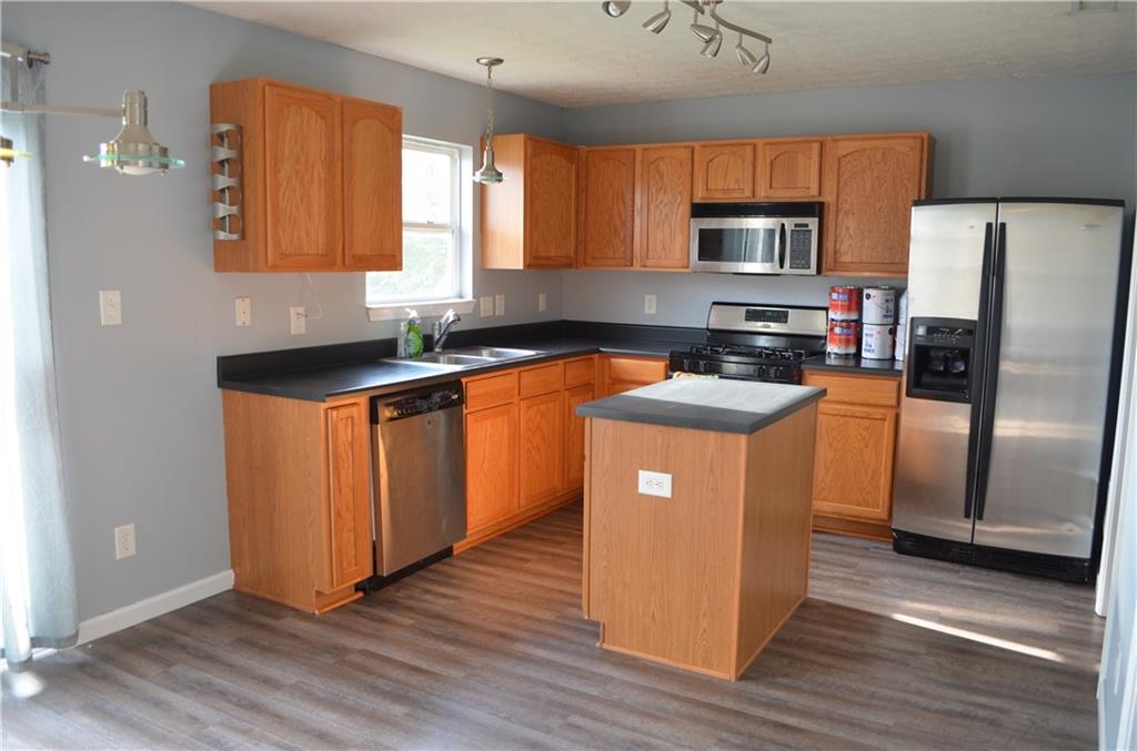1413 Fall Ridge Drive Brownsburg, IN 46112 - Photo 3 of 18