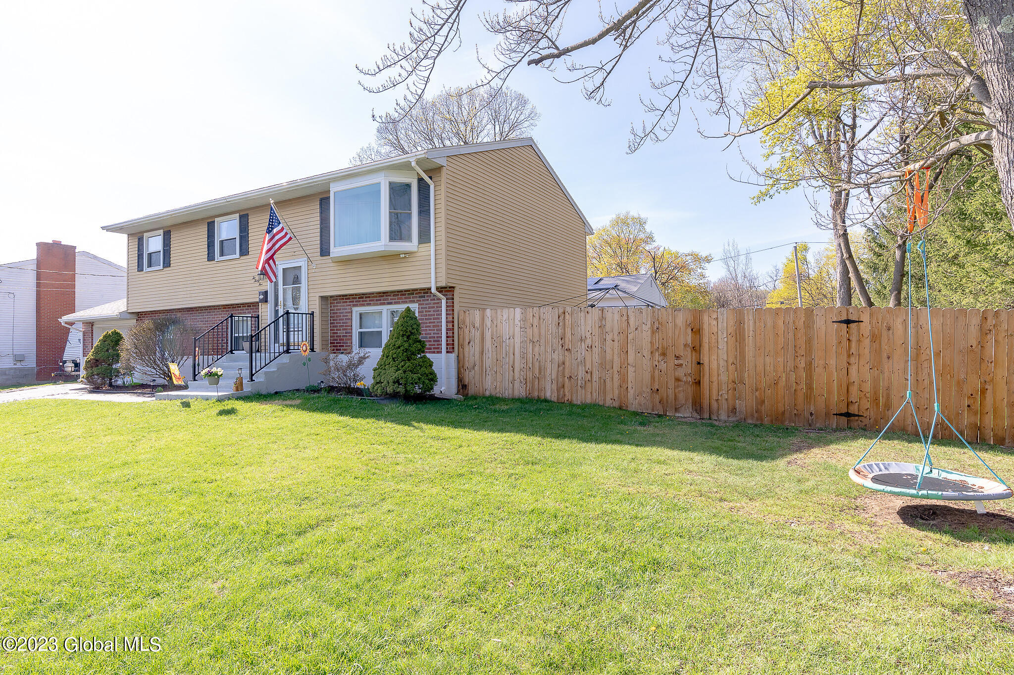 235 Starr Avenue Schenectady, NY 12304 - Photo 2 of 33 003-235-Starr-Ave