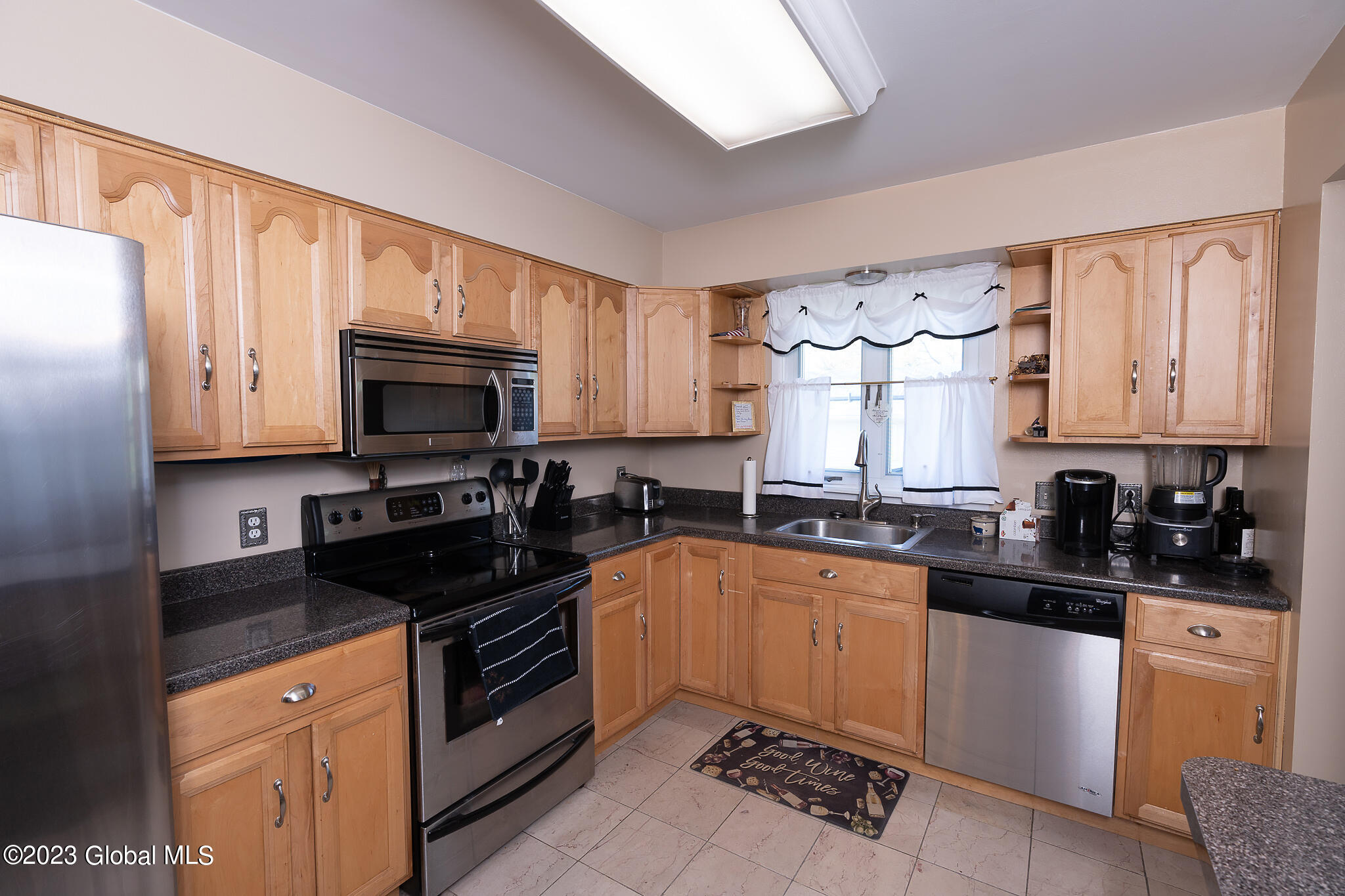 235 Starr Avenue Schenectady, NY 12304 - Photo 9 of 33 012-235-Starr-Ave