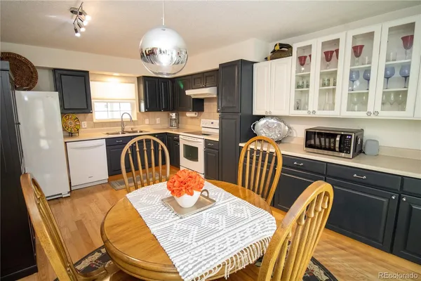 $412,500 | 2752 South Heather Gardens Way, Unit 13, Aurora, CO 80014