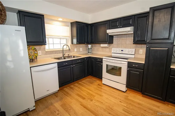 $412,500 | 2752 South Heather Gardens Way, Unit 13, Aurora, CO 80014