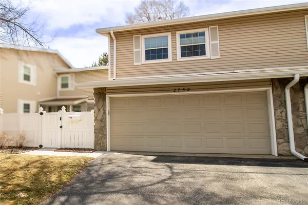 $412,500 | 2752 South Heather Gardens Way, Unit 13, Aurora, CO 80014