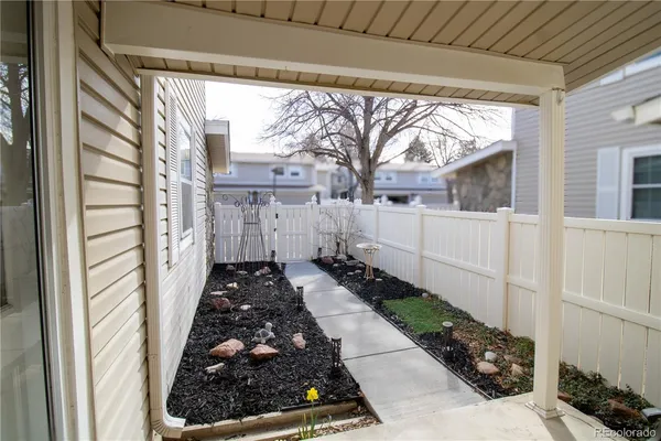 $412,500 | 2752 South Heather Gardens Way, Unit 13, Aurora, CO 80014