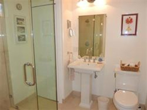 80 Woodcliff Road Brookline, MA 02467 - Photo 18 of 21