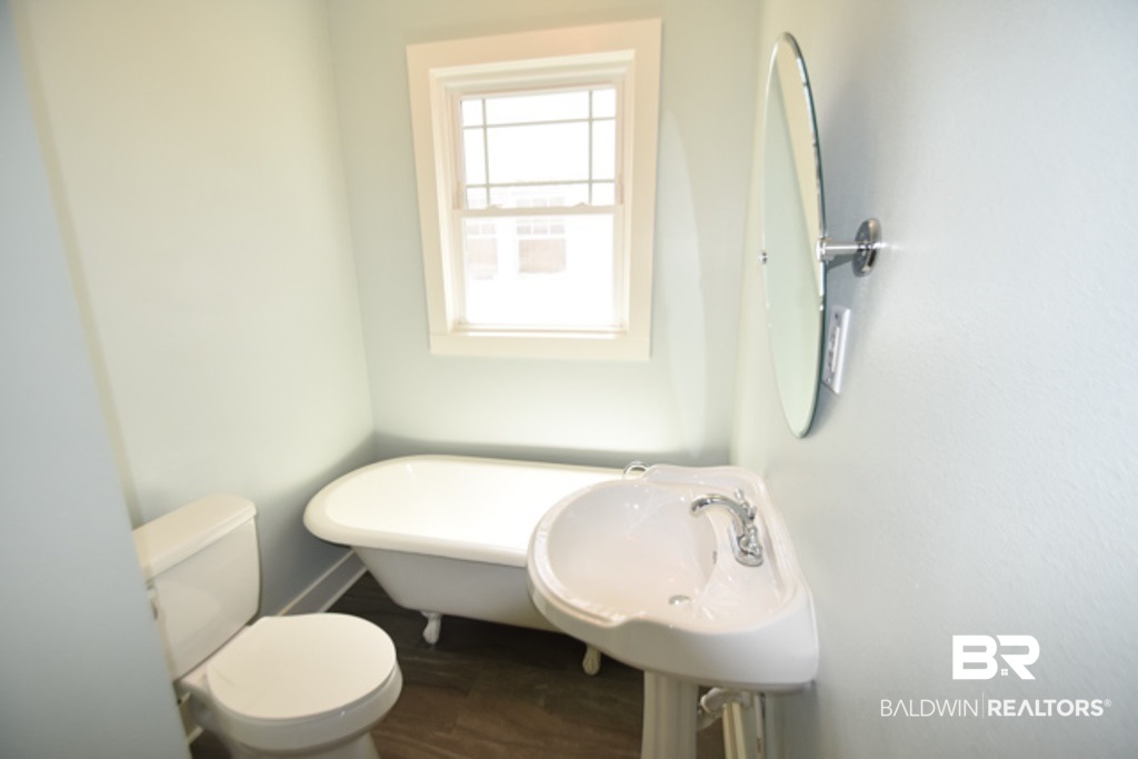214 Grand Boulevard Mobile, AL 36607 - Photo 2 of 20