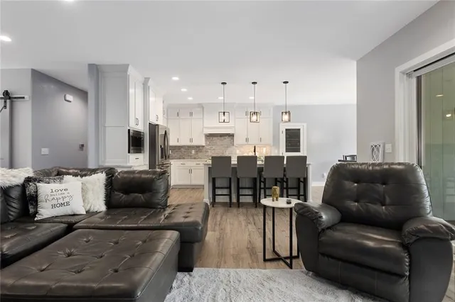 $889,000 | 816 Eve Orchid Drive, Greenwood, MO 64034