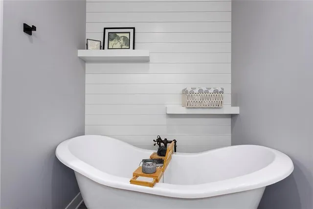 $889,000 | 816 Eve Orchid Drive, Greenwood, MO 64034