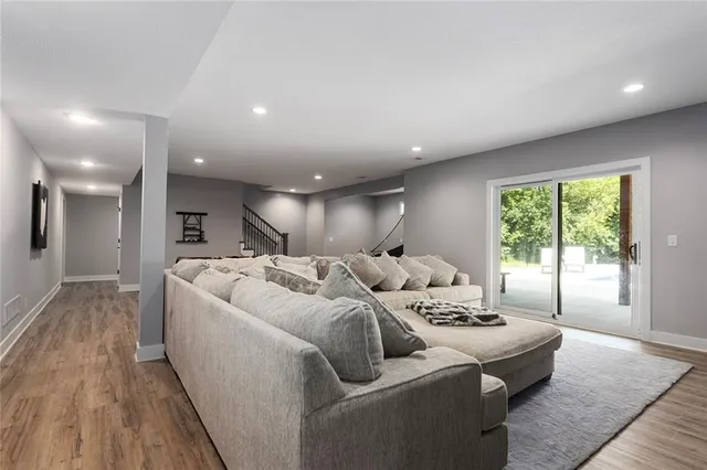 $889,000 | 816 Eve Orchid Drive, Greenwood, MO 64034